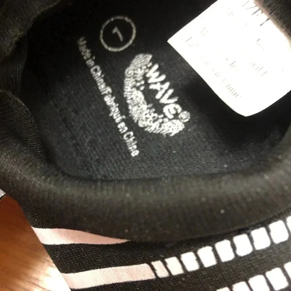 Kids black and white wave swim shoes